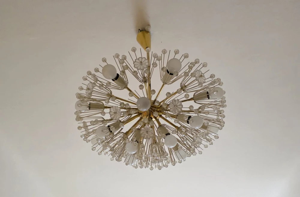 Sputnik-Luster im ausgeschalteten Zustand